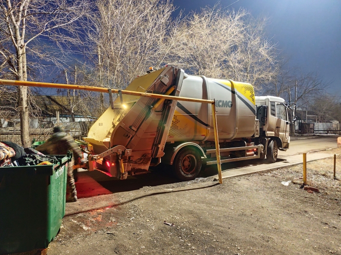 88858cc永利后装压缩式垃圾车助力阿斯塔纳：高效环保，助力城市清洁